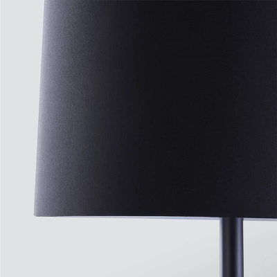 61.5" Amelia Modern Floor Lamp With Table And Built-In USB Matte Black/White Marble - Teamson Home 6 61.5" Amelia Modern Floor Lamp With Table And Built-In USB Matte Black/White Marble - Teamson Home - Image 6